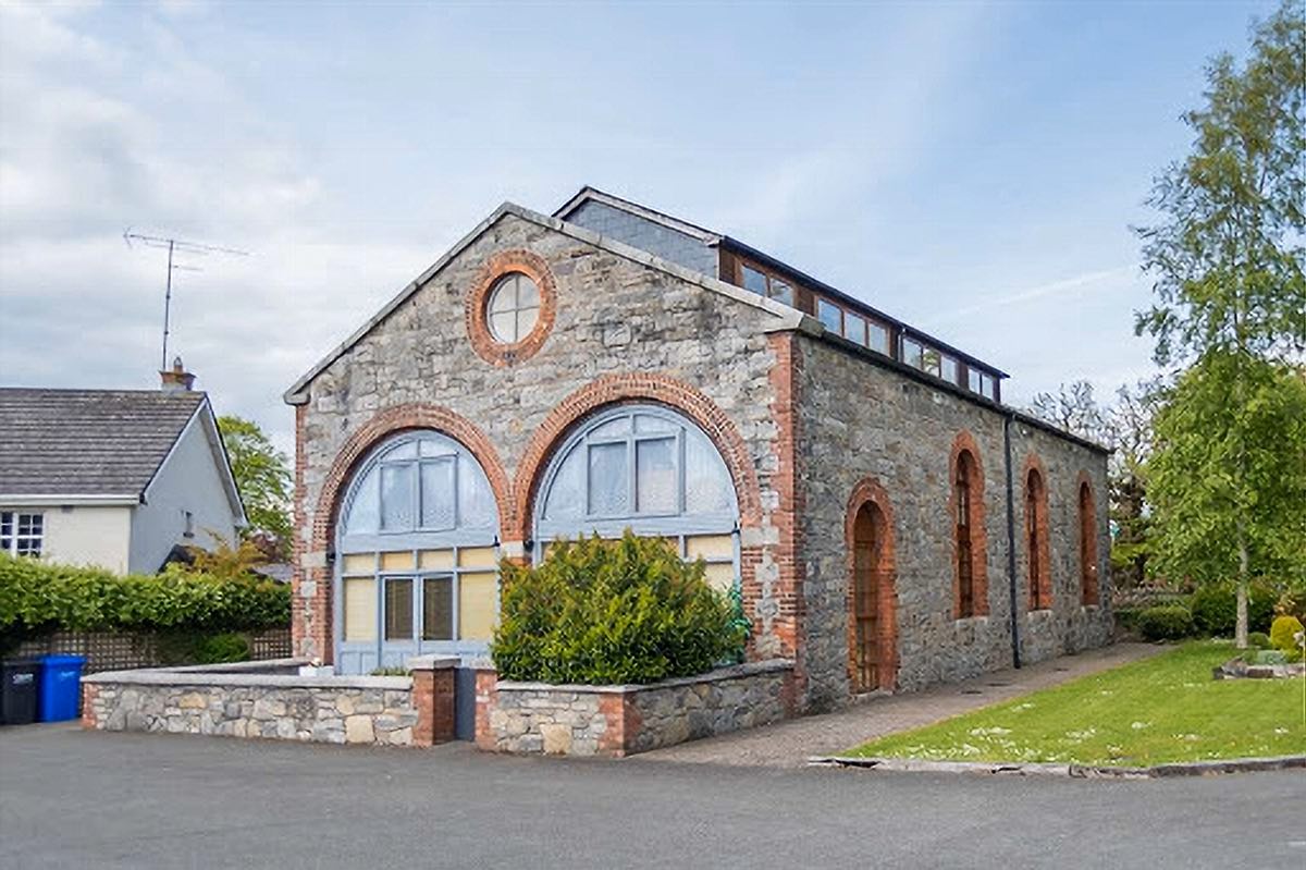 Athboy Train Workshop converted to modren dwelling